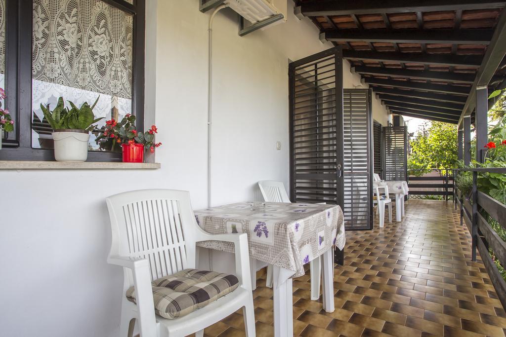 Guest House Nada 392 プーラ エクステリア 写真