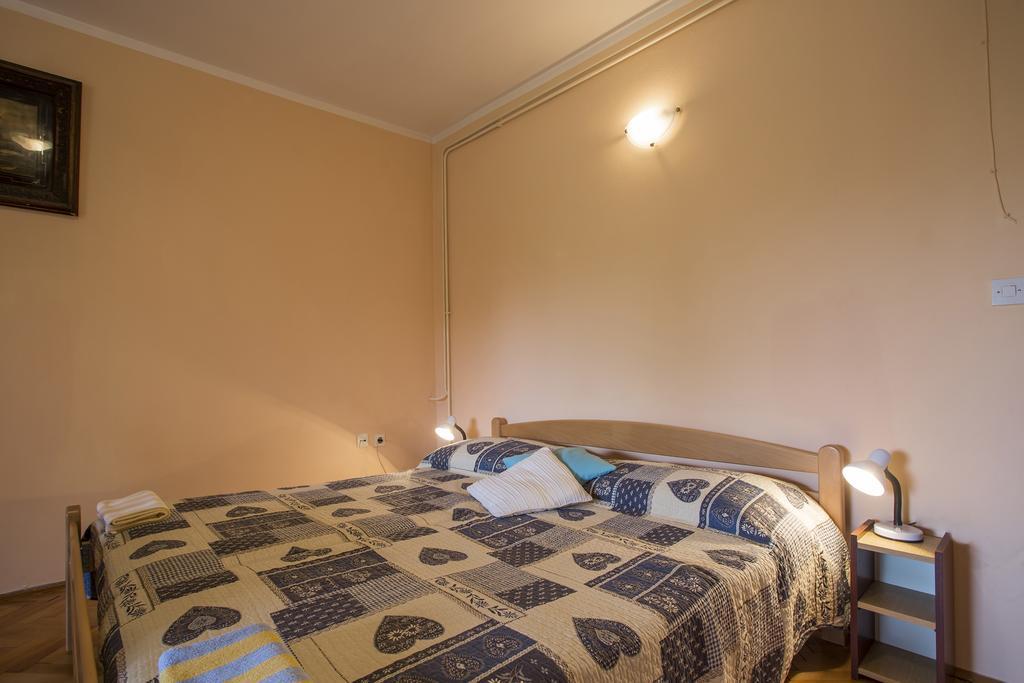 Guest House Nada 392 プーラ エクステリア 写真